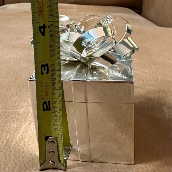 Brass Gift Box Present Christmas Decor / Storage Solid Heavy 3D Opens - Picture 9 of 11